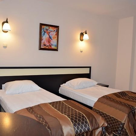 Vila Gardenia Hotel ออราแด ภายนอก รูปภาพ